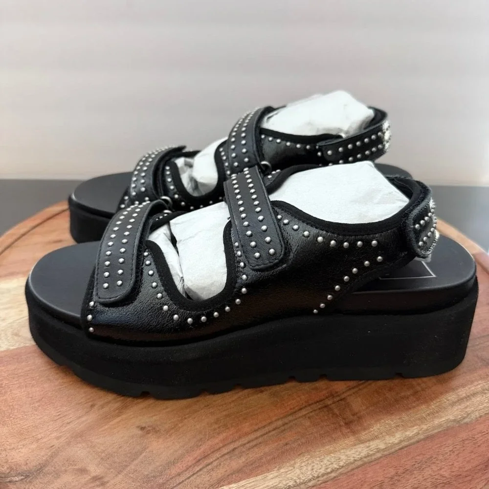 Dolce Vita Dubai Stud Midnight Black Womens 7.5 Crinkle Patent Platform Sandals‎
